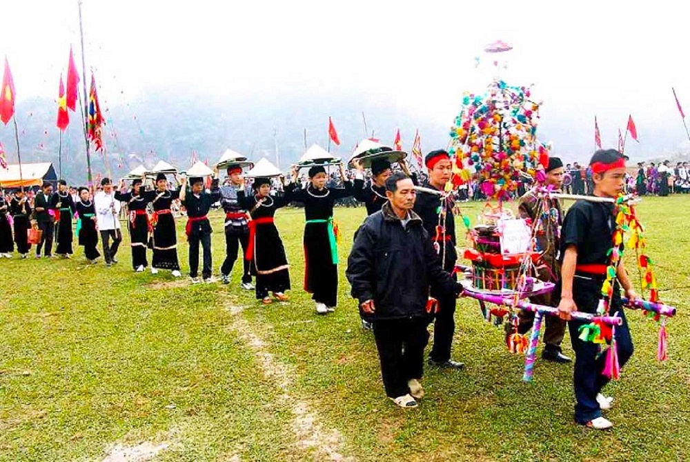 Lễ hội Cầu trăng có nhiều nghi thức độc đáo