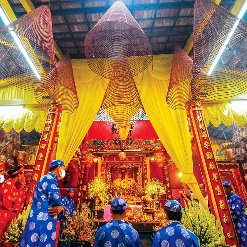 Lễ hội Kỳ Yên Bến Tre được tổ chức hai lần một năm tại đình thờ thần