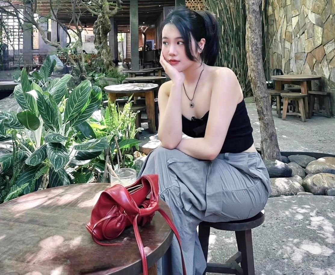 Tiểu sử Hoàng Anh Ốc sinh ngày 19/12/1999 tại Thái Bình