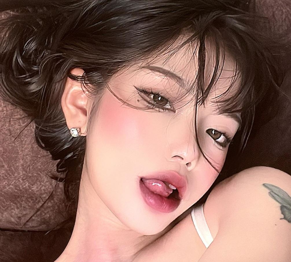 Tiểu sử Hương Tịt từng nỗ lực thay đổi vẻ bề ngoài trở nên xinh đẹp hơn