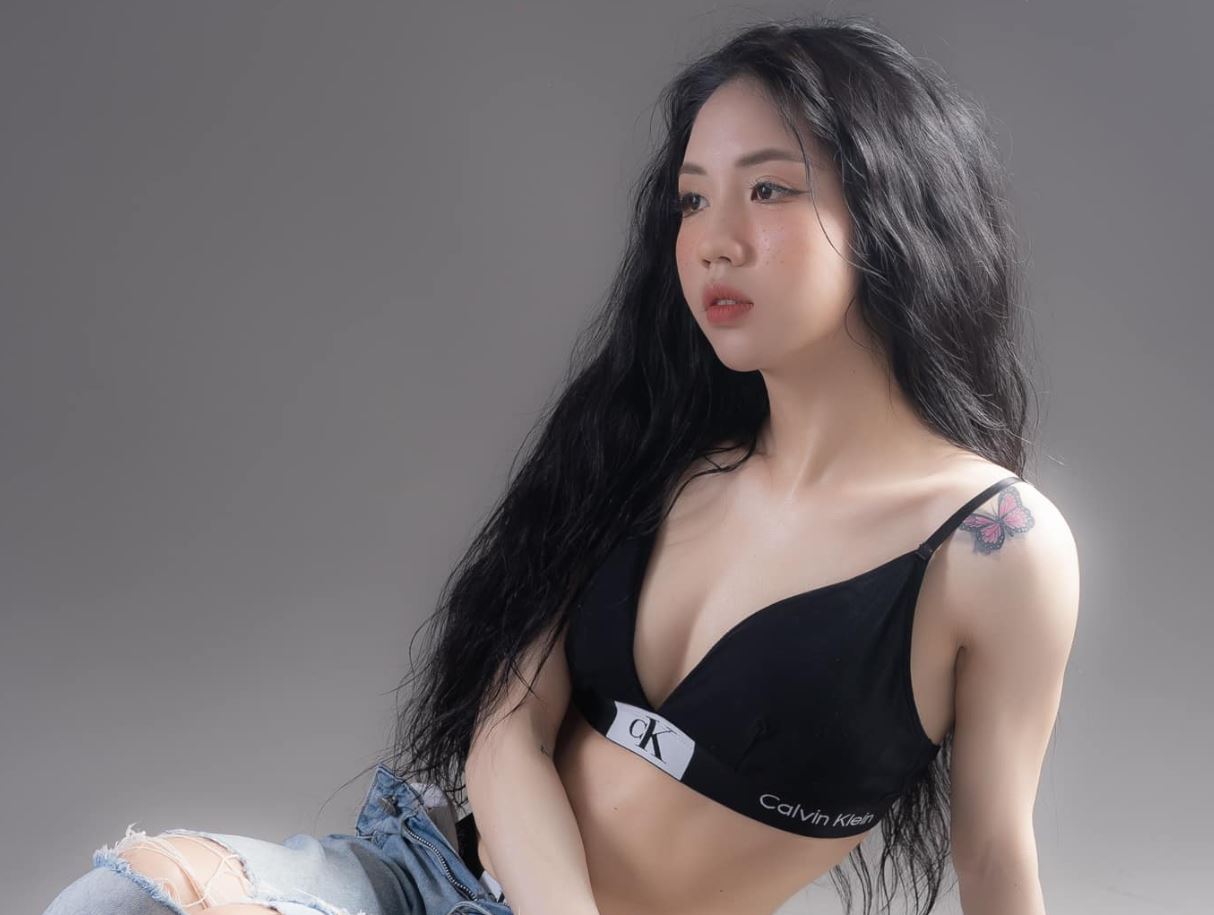 Trần Thị Duyên sở hữu nhan sắc xinh đẹp, ngọt ngào cùng gu thời trang hiện đại, trẻ trung