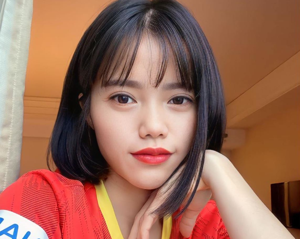 Tiểu sử Phạm Hoàng Quỳnh sinh ngày 29 tháng 9 năm 1992 tại Hải Hà, Quảng Ninh