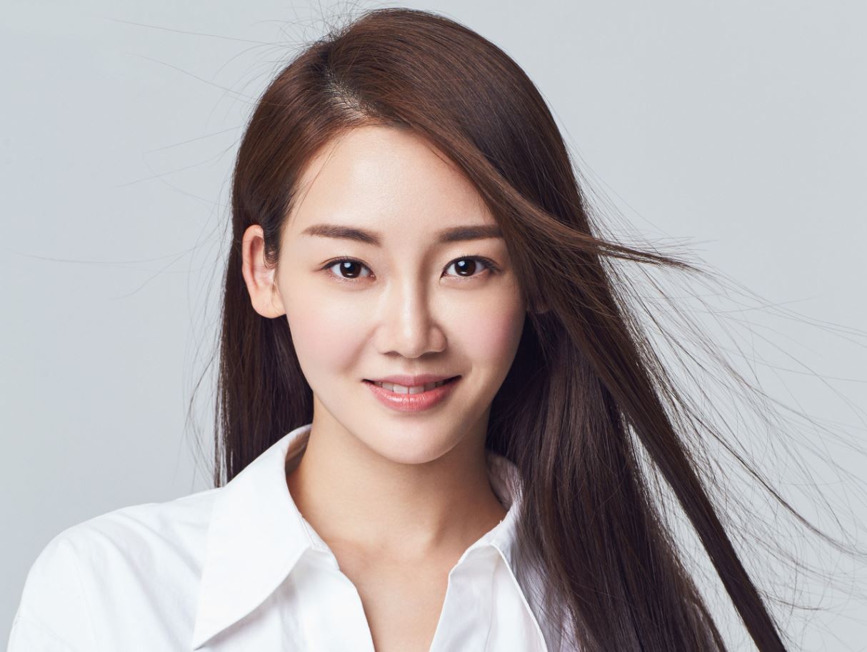 Tiểu sử Miêu Miêu(tên khác Vivi Miao) sinh ngày 29/11/1998 đến từ Nanyang, Henan, Trung Quốc