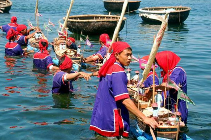 Những hoạt động đặc sắc trong lễ hội Khao Lề Thế Lính Những hoạt động đặc sắc trong lễ hội Khao Lề Thế Lính