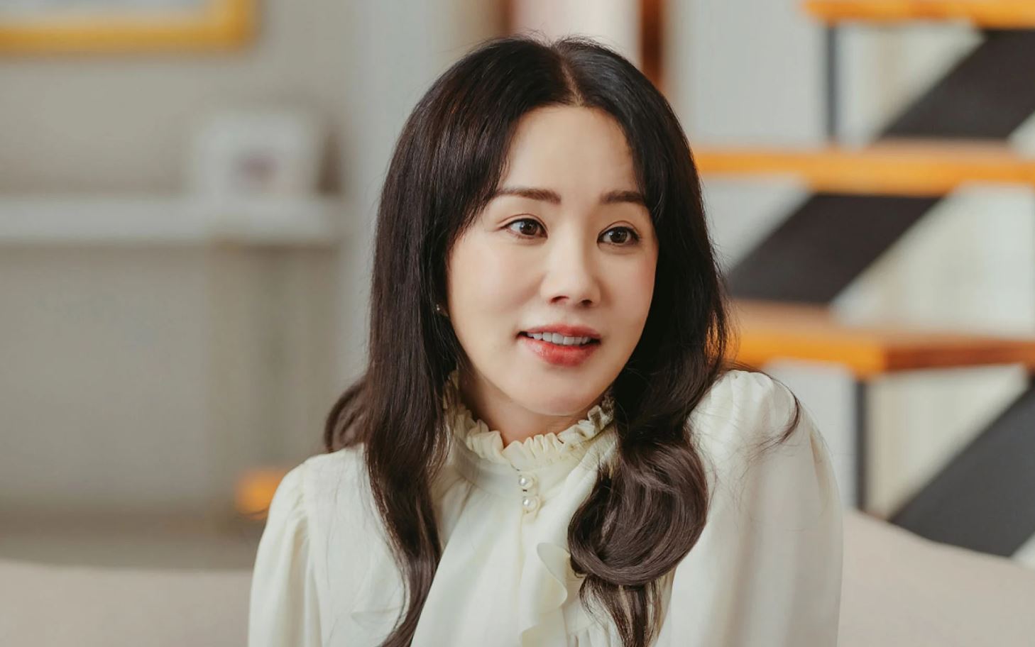 Tiểu sử Uhm Jung Hwa từng có cuộc sống tuổi thơ cơ cực, thiếu thốn