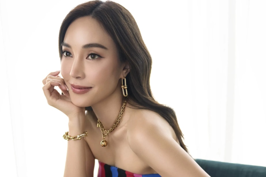 Tiểu sử Pitchanart Sakhakorn từng có thời gian hẹn hò với cầu thủ bóng đá Chanathip Songkrasin