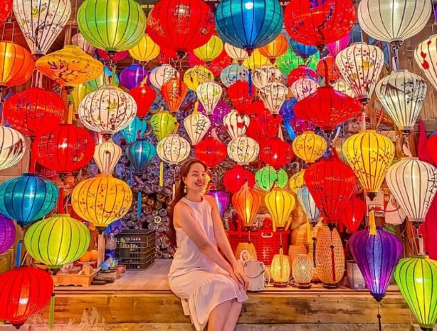 Tết Trung Nguyên thu hút rất nhiều khách du lịch đến đây