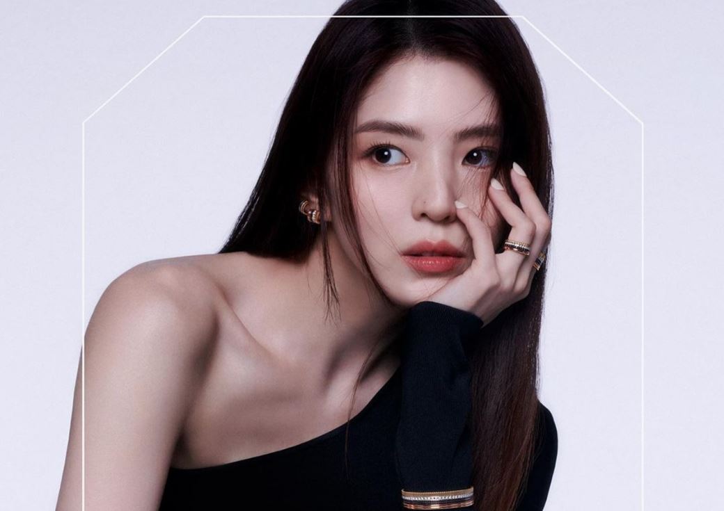 Tiểu sử Han So Hee có tên thật Lee So Hee(한소희) sinh ngày 18-11-1994 tại Ulsan, Hàn Quốc