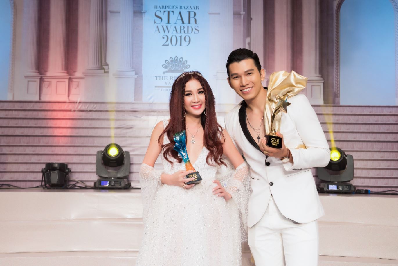 Tiểu sử Ôn Bích Hà có tên tiếng Anh là Irene Wan sinh ngày 30/07/1966 tại Hồng Kông