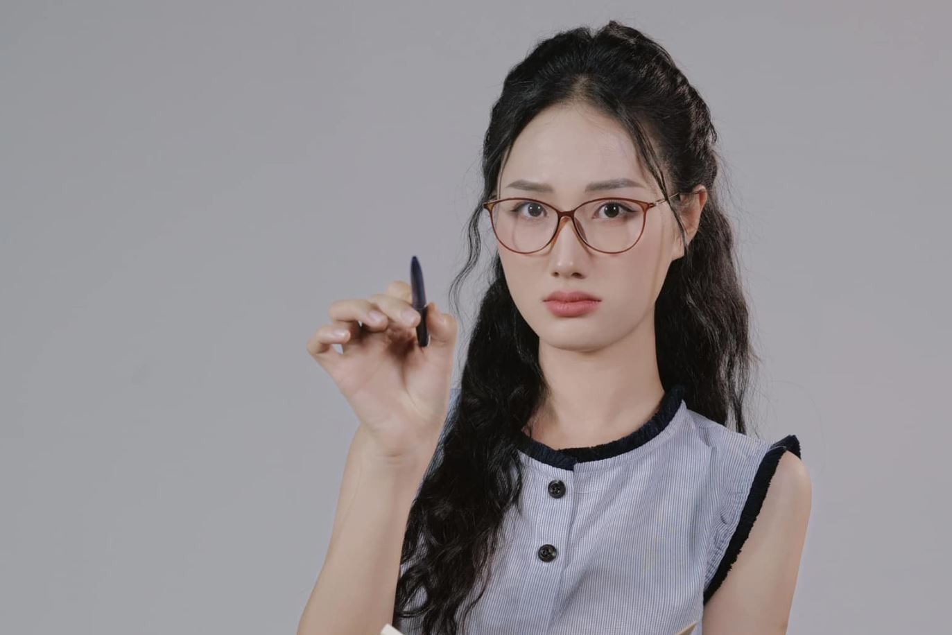 Tiểu sử Hoàng Khánh Ly sinh năm 1998 đến từ Nghệ An