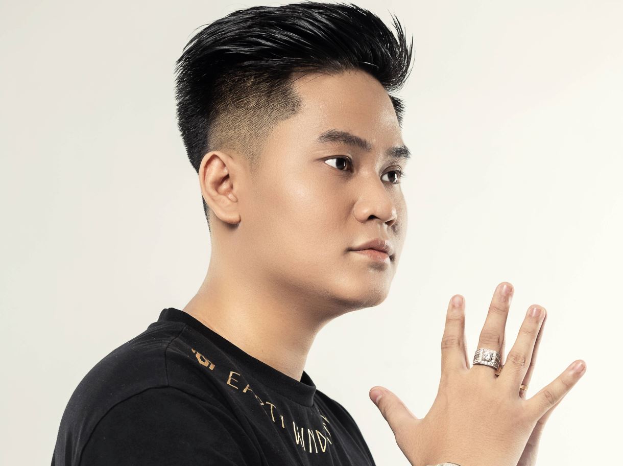 Tiểu sử Duy Còm từng lọt vào Top 6 VCS A, Top 10 rank Thách Đấu của LMHT