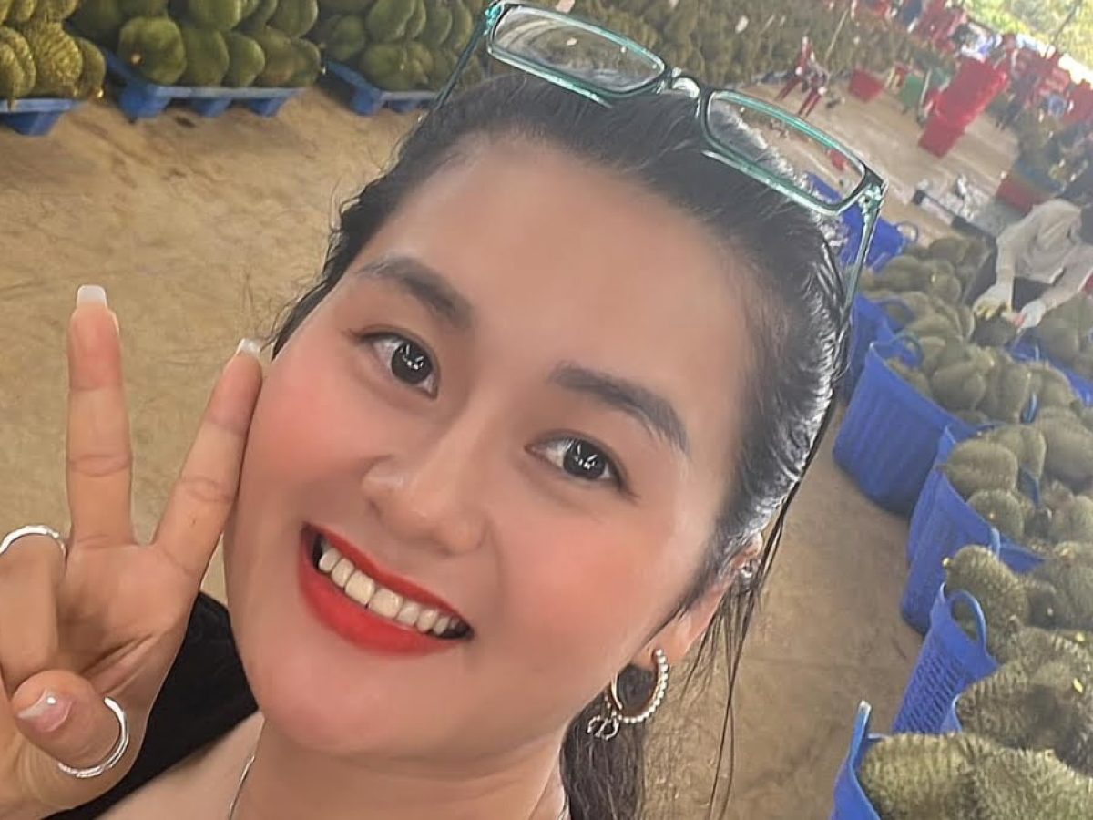 Tiểu sử O Huyền Sầu Riêng tên thật là Nguyễn Thái Huyền, sinh năm 1988 tại Đắk Lắk