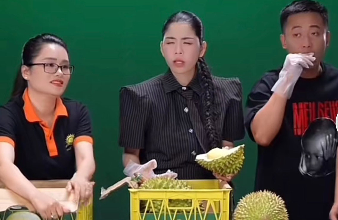 Tiểu sử O Huyền Sầu Riêng từng tốt nghiệp Thạc sĩ Quản trị kinh doanh