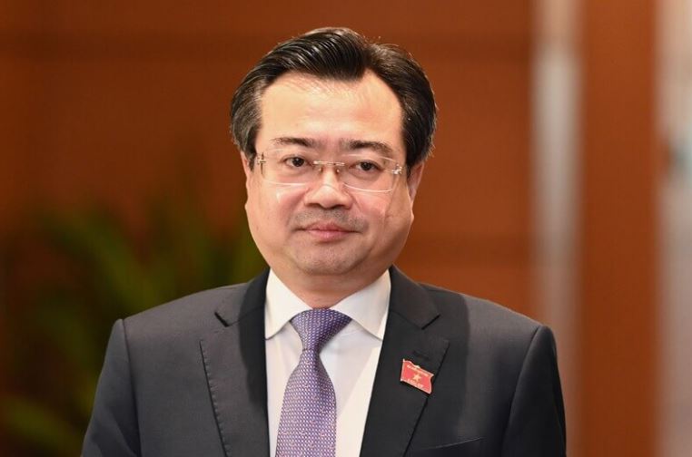 Ông đã đảm nhận được nhiều chức vụ như Ủy viên Dự khuyết Ban Chấp hành TW, Bộ trưởng Bộ Xây dựng