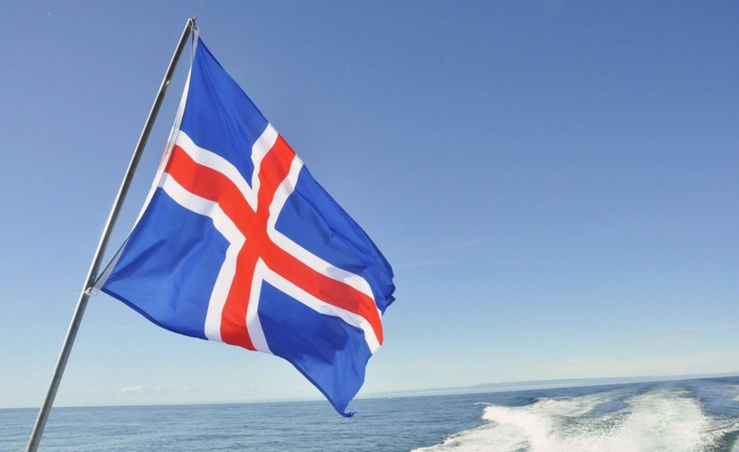 Cờ Iceland phản ánh lịch sử, văn hóa và khát vọng tự do thông qua thiết kế tối giản nhưng ý nghĩa