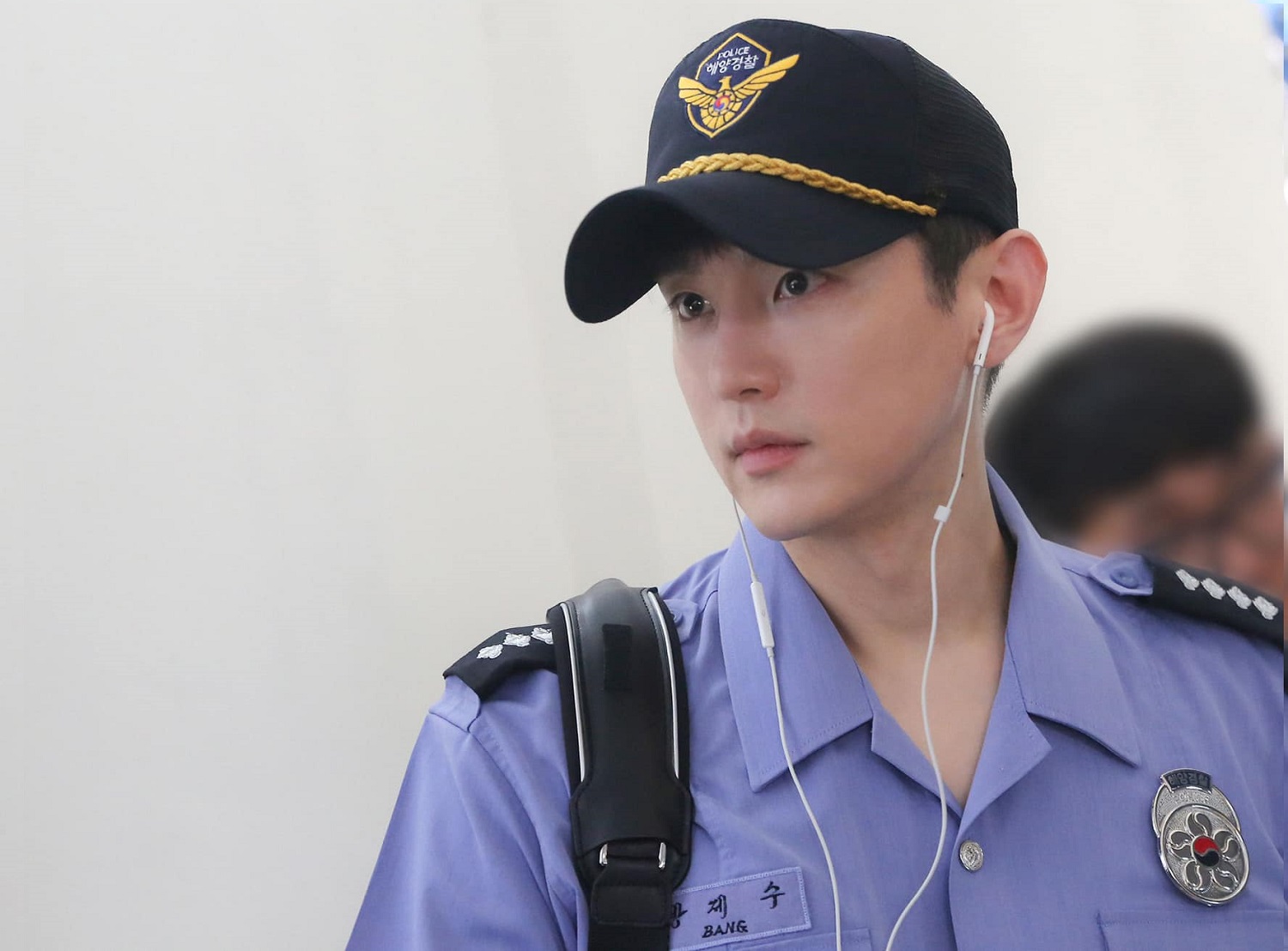 Tiểu sử Kwon Yul gắn liền với vai Park Tae - jin trong “Connection” - một nhân vật phản diện phức tạp