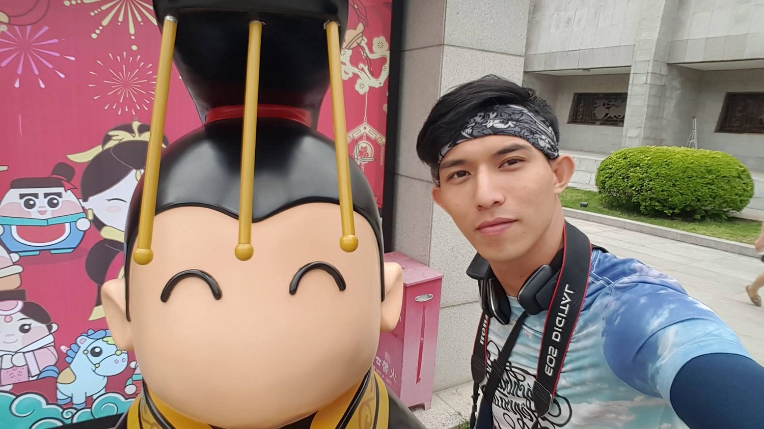 Tiểu sử Fahoka từng gây tranh cãi khi làm nhiều vlog về du lịch Trung Quốc