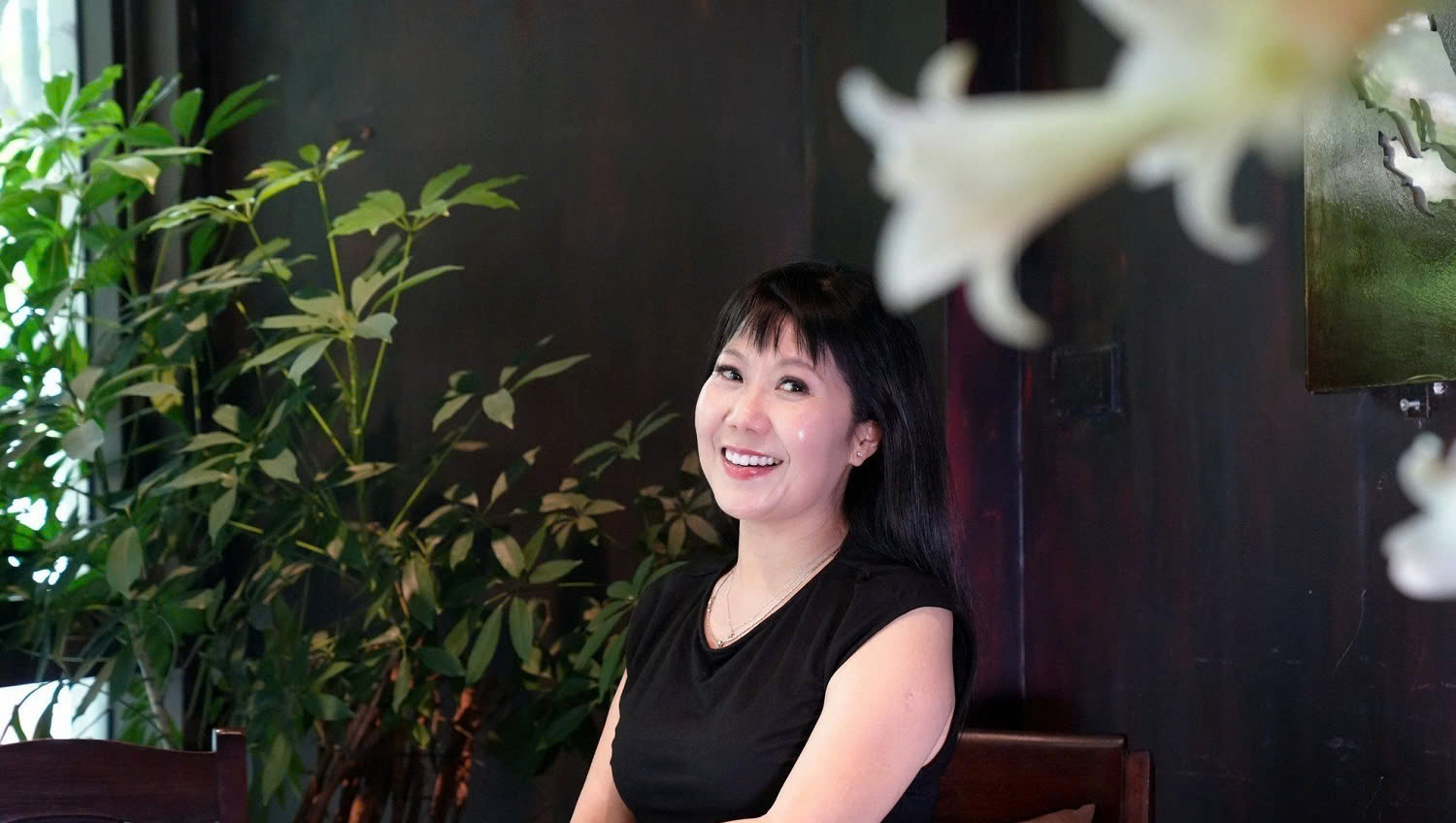 Tiểu sử Hương Tươi tốt nghiệp loại giỏi học tại Đại học Sân khấu Điện ảnh Hà Nội