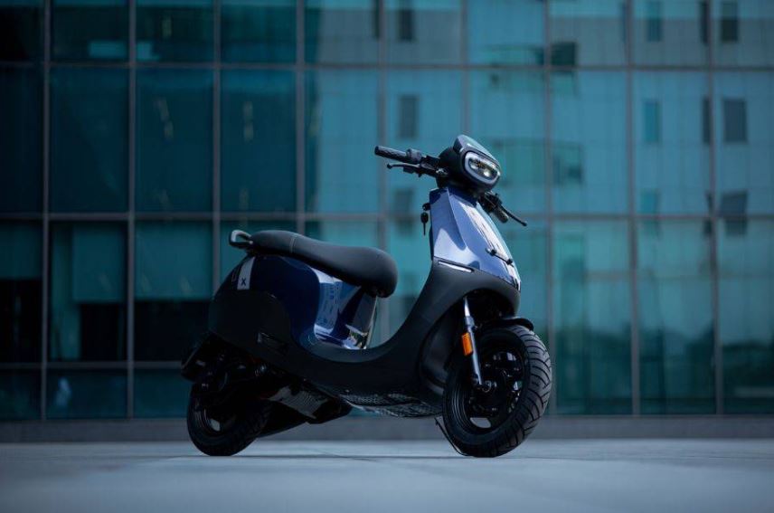 Xe máy điện: Sang trọng như Vespa, hiện đại & khác biệt