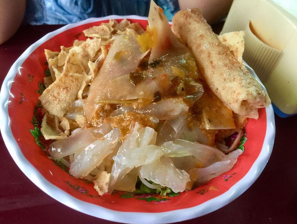 Bún giấm nuốc - Món ăn lạ miệng ở Huế