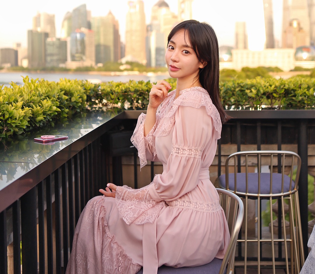 Tiểu sử Hwang Hana khiến dư luận rúng động vì dính vào loạt bê bối tình ái & ma túy