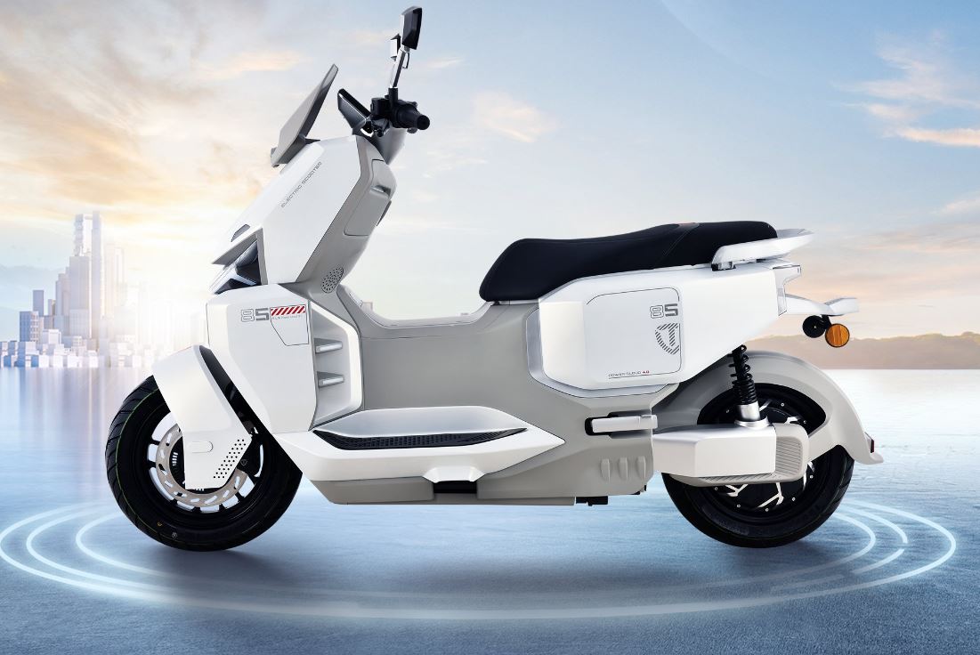 Xe máy điện TAILG S92 có khả năng tự lái, di chuyển quãng đường lên tới 100km/sạc