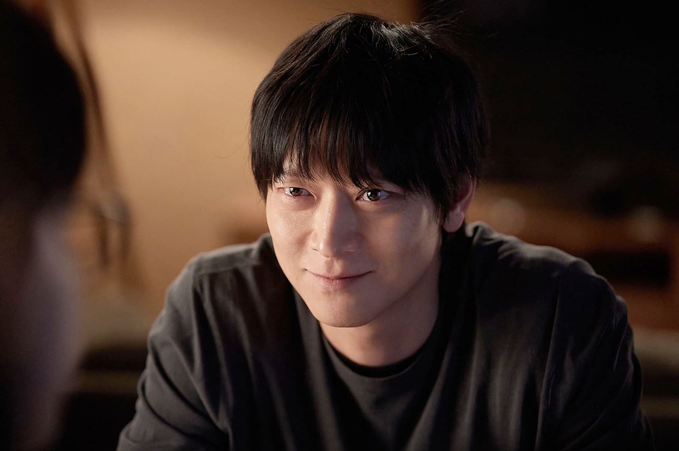 Tiểu sử Kang Dong Won sinh ngày 18 tháng 1 năm 1981 tại Busan, Hàn Quốc