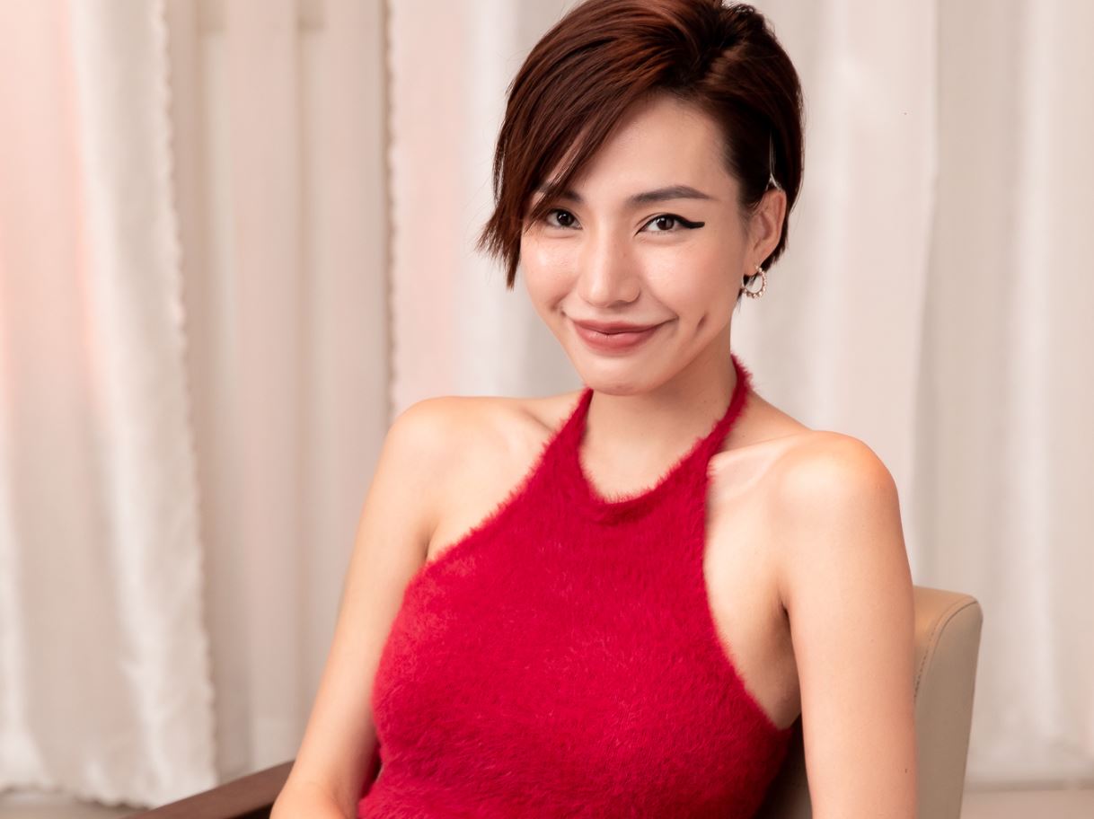 Tiểu sử Gigi Hương Giang(tên thật: Nguyễn Hương Giang) sinh ngày 23/08/1990 tại Hà Nội