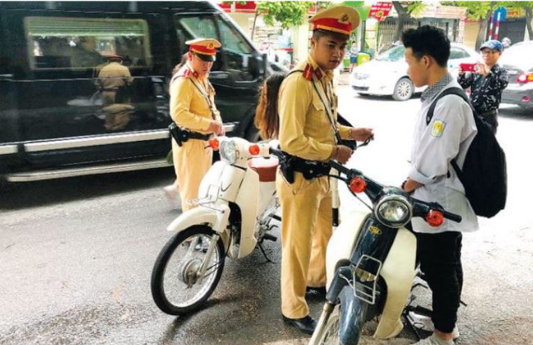 Hướng dẫn rèn luyện kỹ năng lái xe máy an toàn cho học sinh