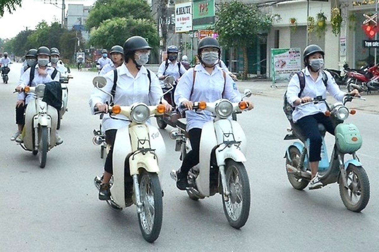 Mức phạt đối với người dưới 16 tuổi lái xe máy 50cc