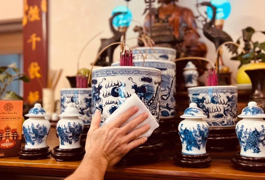 Những lưu ý cần biết khi bốc và thắp hương bát hương mới