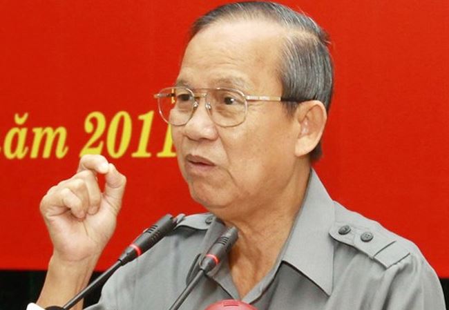 Vì ông là người có nhiều công lao và thành tích xuất sắc nên đã được Đảng và Nhà nước tặng Huy hiệu 55 năm tuổi Đảng