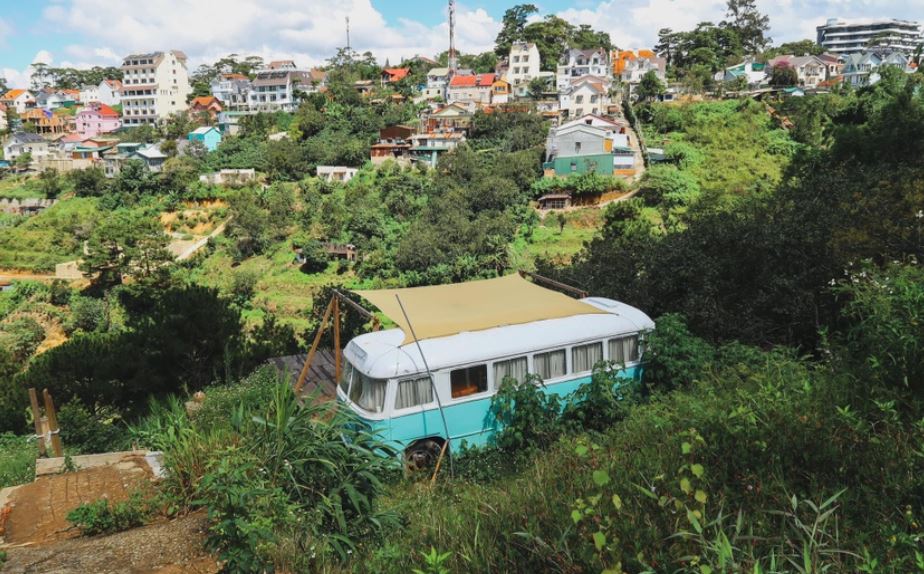 Homestay xe buýt là hình dạng của chiếc xe cũ mang đầy đủ tiện ghi có mô hình lưu trú kiểu mới