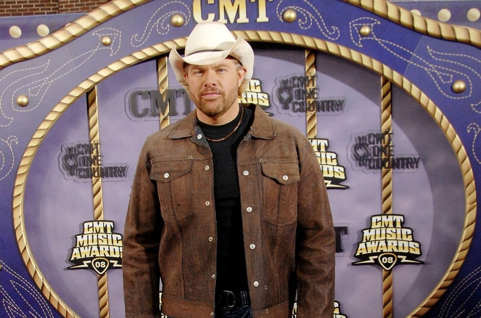 Cuộc sống cá nhân và lòng yêu nước của huyền thoại Toby Keith