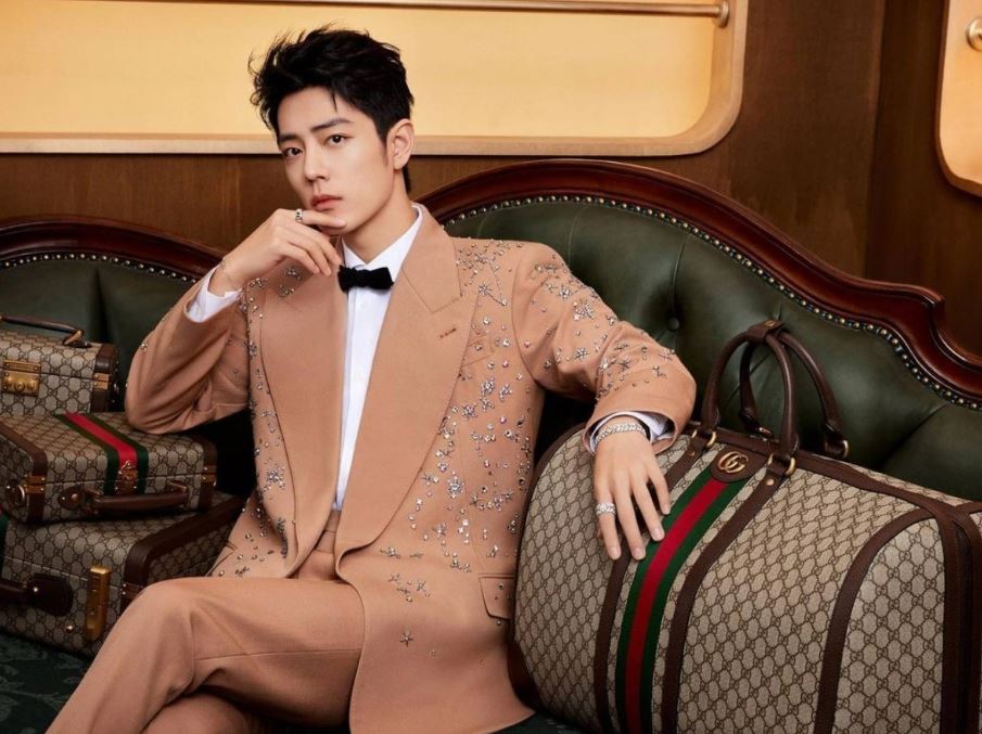 Bước ngoặt sự nghiệp – Gia nhập showbiz