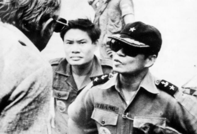 Ông từng là Chỉ huy trưởng Toán Hải thuyền Xung kích 264 thuộc Giang đoàn Xung phong, Hạm trưởng Giang pháo hạm Lôi công HQ-330,….