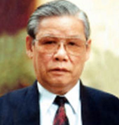 Ông từng giữ nhiều chức vụ khác nhau như Chủ tịch Hội đồng Thẩm định Nhà nước về các Dự án đầu tư, Chủ nhiệm bộ môn Công trình khoa Xây dựng,….