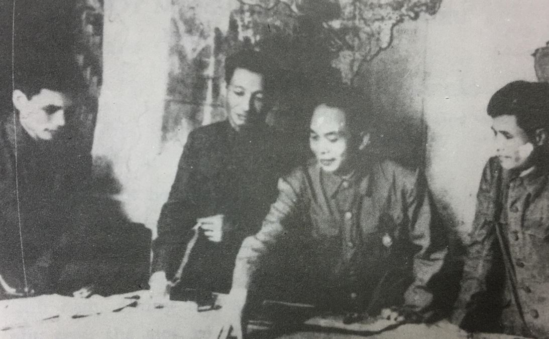 Đầu năm 1950, đồng chí tham gia chuyến đi bí mật cùng với Chủ tịch Hồ Chí Minh sang Trung Quốc thiết lập quan hệ ngoại giao