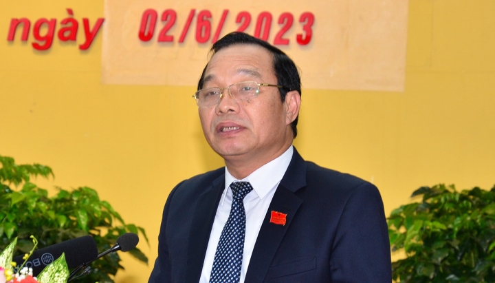 Sau khi tốt nghiệp trường đại học, đồng chí Lê Văn Hiệu tiến hành kinh doanh tư nhân Sau khi tốt nghiệp trường đại học, đồng chí Lê Văn Hiệu tiến hành kinh doanh tư nhân