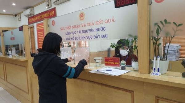 Phí sử dụng tần số vô tuyến điện trường hợp tổ chức, cá nhân đã nộp phí thì khoảng thời gian có hiệu lực sẽ được bù trừ số tiền chênh lệch