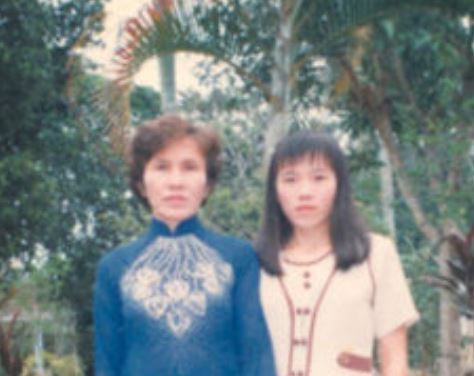 Trong sự nghiệp, Trần Thị Nhượng từng là Hiệu trưởng Trường Học sinh miền số 6 ở Hải Phòng