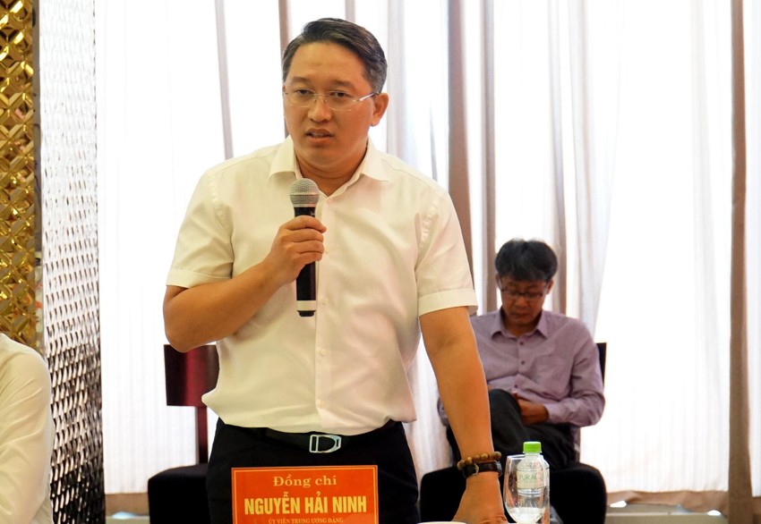 Nguyễn Hải Ninh là một trong những vị chính trị gia nổi tiếng của nước Việt Nam dân chủ cộng hòa