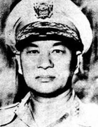 Ông đã giữ nhiều chức vụ khác nhau như Tiểu đội trưởng thuộc đơn vị bộ binh, Chánh Võ phòng…
