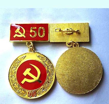 Với công lao đóng góp lớn lao nên ông được Nhà nước trao tặng Huy hiệu 50 tuổi Đảng