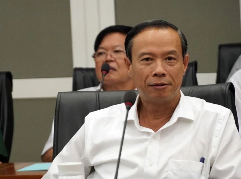 Đồng chí từng giữ nhiều chức vụ như Trưởng ban Nội chính Tỉnh ủy Bà Rịa – Vũng Tàu, Phó Chánh Thanh tra tỉnh Bà Rịa – Vũng Tàu kiêm Bí thư Huyện ủy Xuyên Mộc