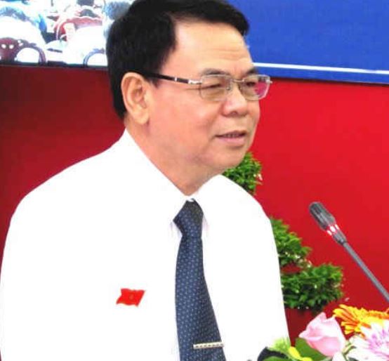 Ngày 23/01/1982, ông được kết nạp vào Đảng Cộng sản Việt Nam