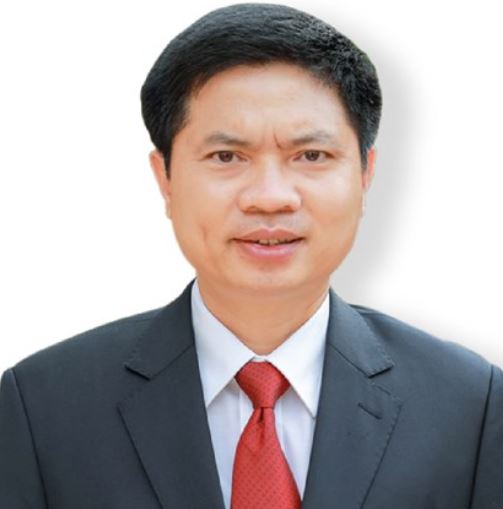 Trong quá trình hoạt động, ông theo học các khóa tại Học viện Chính trị Quốc gia HCM