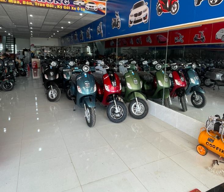 Đại lý đã trưng bày nhiều mẫu xe từ hiện đại, cá tính đến những chiếc xe mang phong cách truyền thống