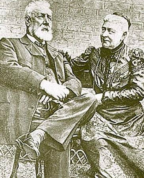 Sự nghiệp văn học của ông khi được giới thiệu với nhà xuất bản Pierre-Jules Hetzel