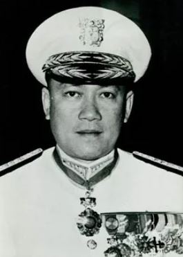 Tháng 09/1939, ông tham gia nhập ngũ vào Quân đội Pháp